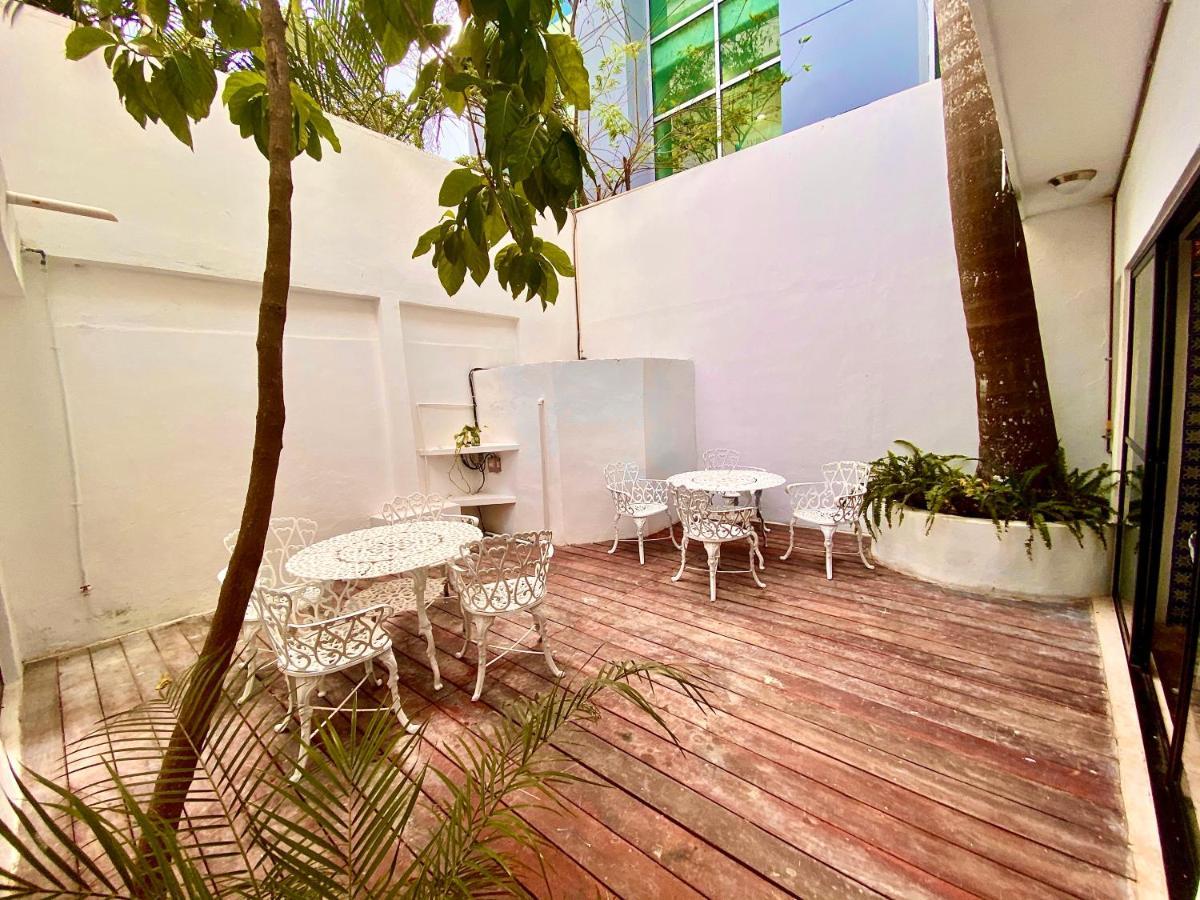 Mio Cancun Hotel Boutique Dış mekan fotoğraf The courtyard of the gallery